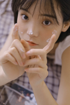 用舌头舔
